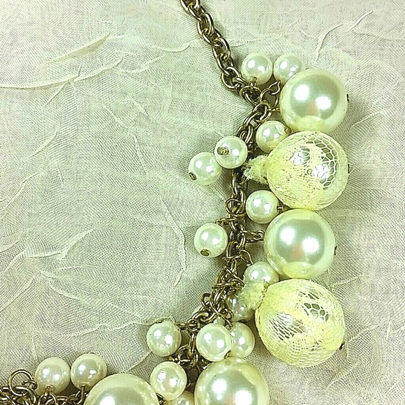 Pearl Statement Necklace 18" White Pearlized Beads Lace Wrapped Cha Cha Style - Picture 4 of 8